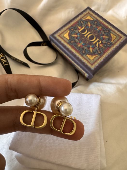 Brincos Dior Dourado Perolas