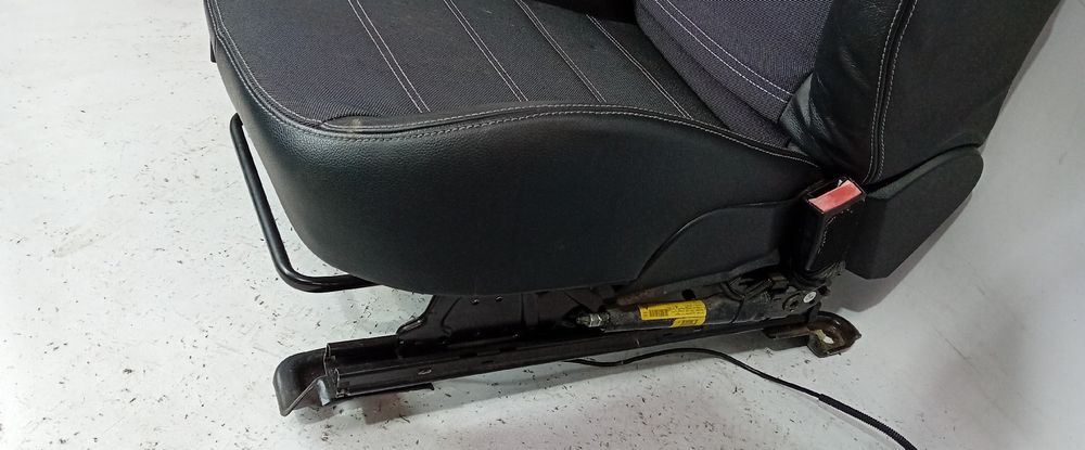 Banco frente direito FORD Focus II (DA_)