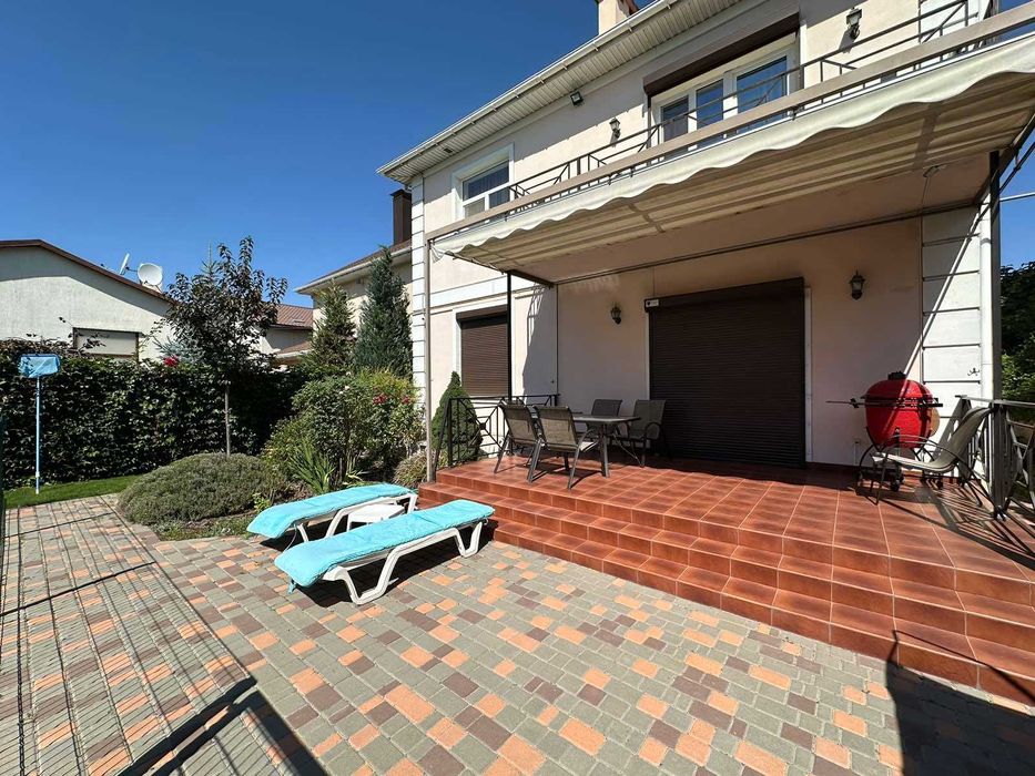 Продажа ДОМА в Совиньоне, бассейн