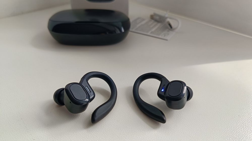 Навушники бездротові з завушним кріпленням / Bluetooth-навушники