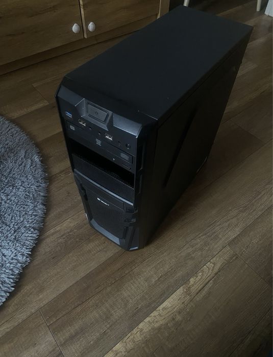 Komputer Intel i5 + GTX 1050 + 8GB RAM + monitor