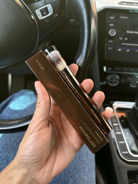 Кісточка для тональної основи Hourglass Fondation Brush