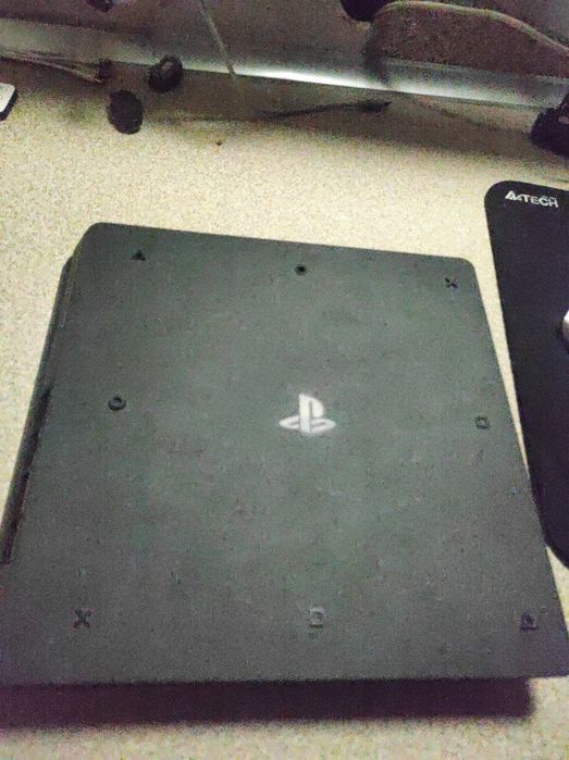 Sony PlayStation 4 Slim 1TB + 2 геймпада + игры
Продаю PS4 Slim на