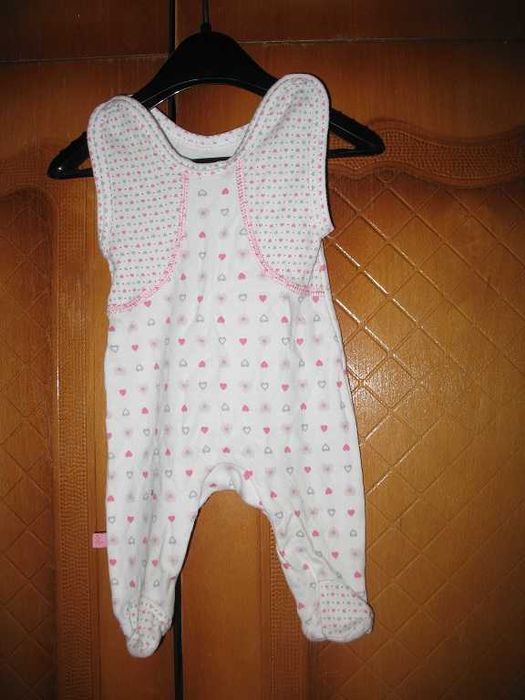 комбинезон и другая одежда  для новорожденных от 1-12 м