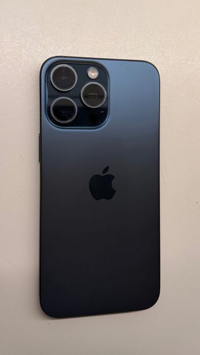 IPHONE 15 pro max Niebieski tytan bateria 88%