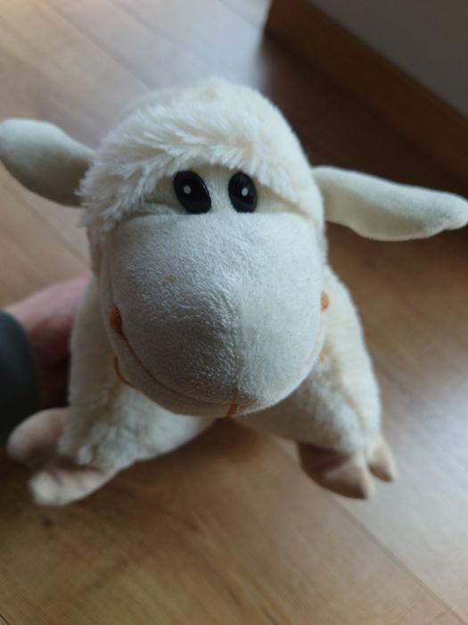 Przytulanka poduszka baranek