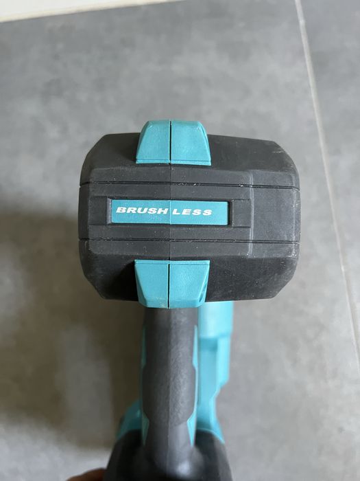 Безщітковий Акум.фінішний нейлер Makita  DBN 601