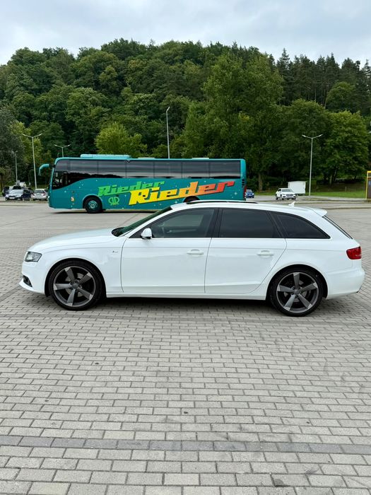 Audi A4B8 S-Line 2010r