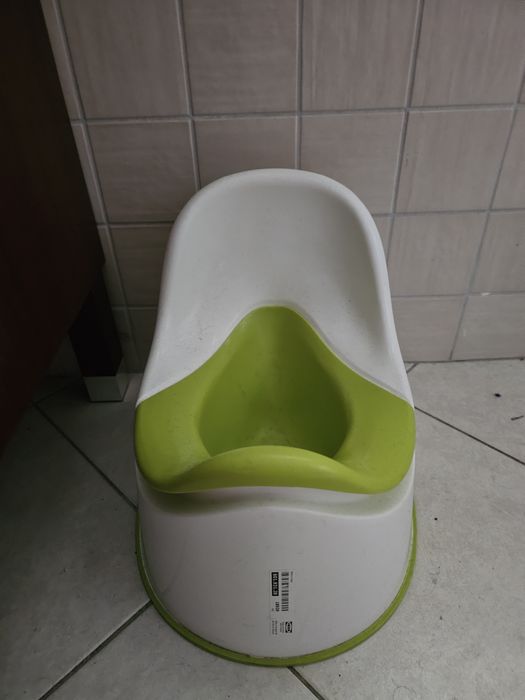 Nocnik ikea z wyjmowaną wkladką