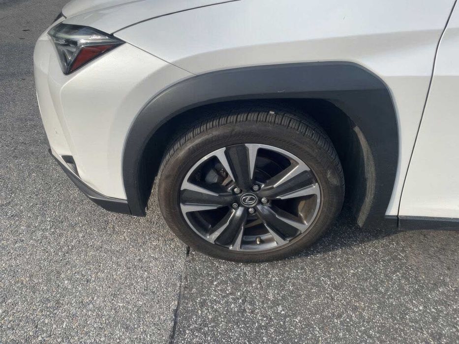 Lexus UX 250h      2020