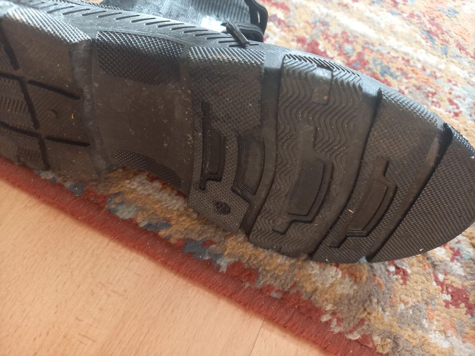 Czarne sportowe a'la trampki rozmiar 38 firmy Enplus