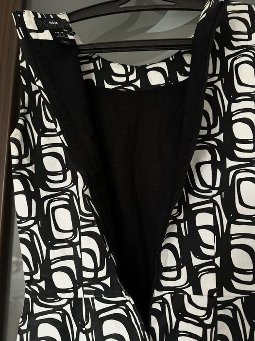 Sukienka firmy:  H&M