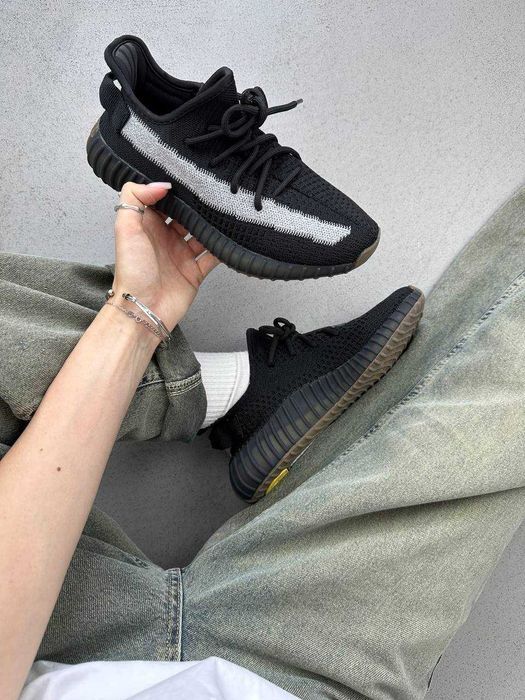 Кросівки Adidas Yeezy Boost 350 v2 Black white line premium