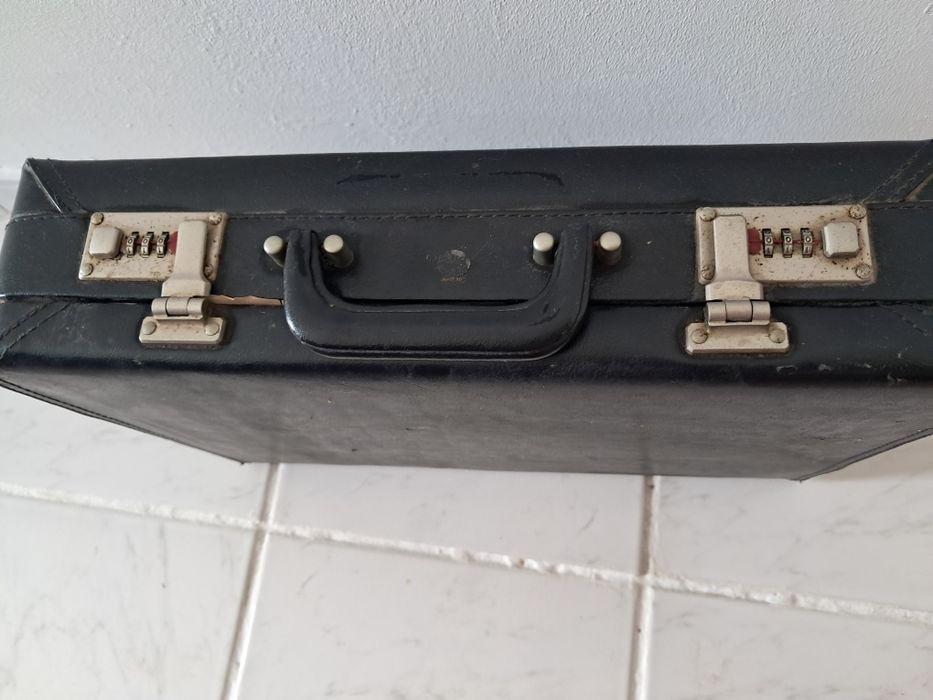 Pasta rectangular de Pele com faqueiro