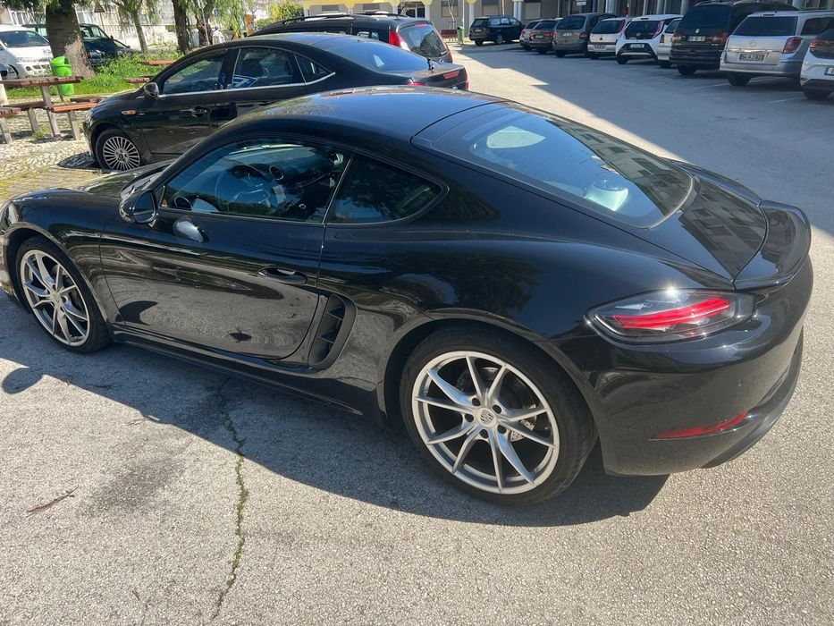 Porsche 718 Cayman