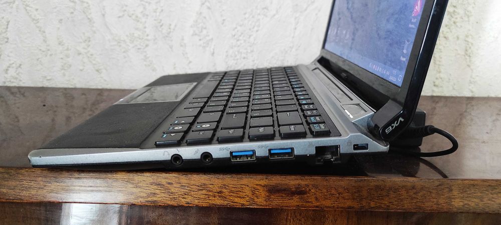 Нетбук ASUS Lambardhini VX6