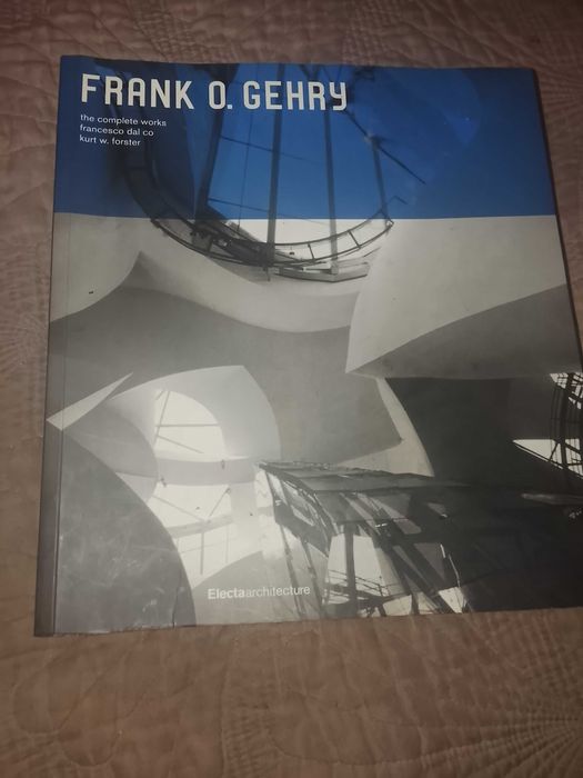 Vendo livro de arquitetura Frank O. Gehry