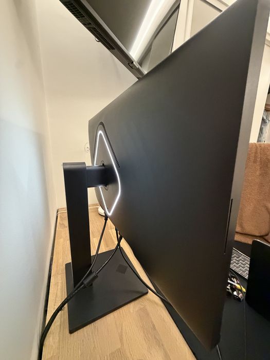 Monitor OMEN 27” 240Hz + RGB + Colunas