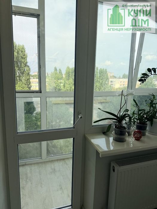 Продаж 3к квартири на Героїв України