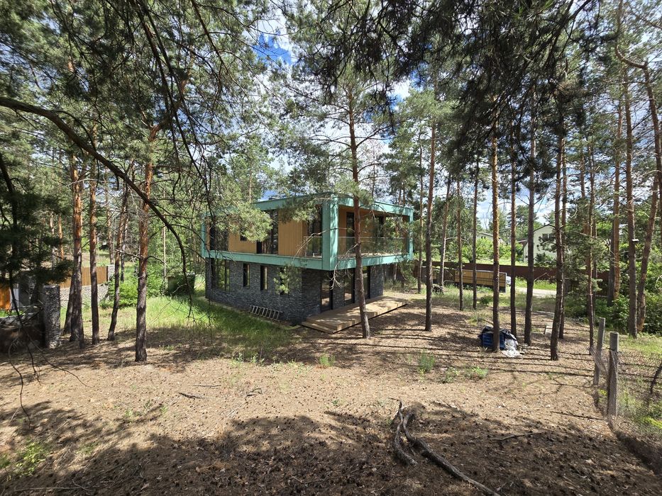 Будинок 180 м2 тераси 40 м2 
ділянка 14 соток у соснах 
с. Романків 11 км Київ поруч Підгірці Ходосівка Лісники Нові Безрадичі