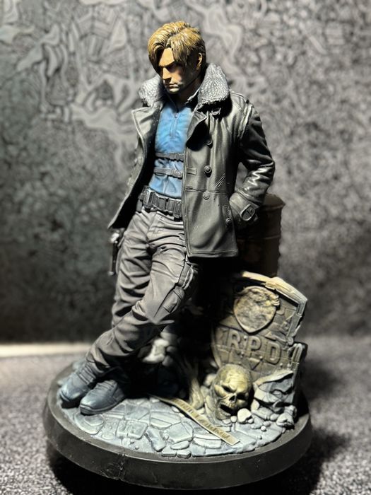 Фігурка Leon Kennedy Resident Evil Requiem статуетка