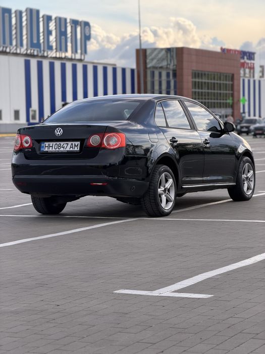 Volskwagen Jetta 1.6 газ. Автомат
