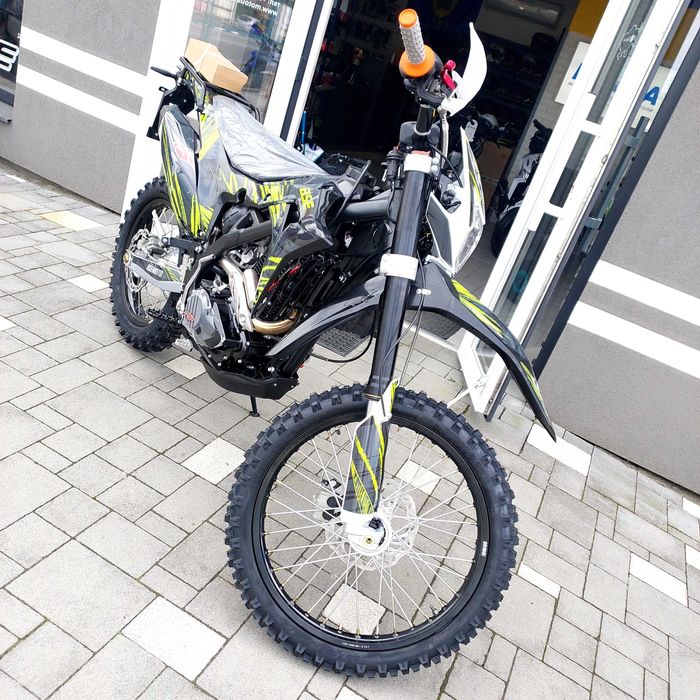 Мотоцикл BSE J4, 300 см3, 25 к.с., додатковий бак, гарантія, доставка