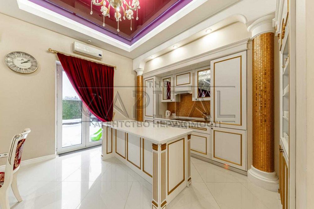 Продаж 3-поверхового будинку, 332м2, Солом'янський р-н, Батиєва Гора