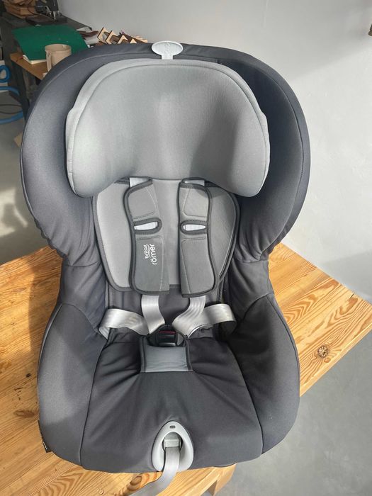 Автокрісло Britax Römer KING II LS Black Series Storm Grey у доброму стані