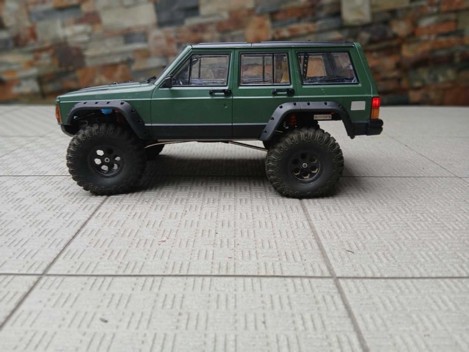 Crawler 1/10 com body cherokee