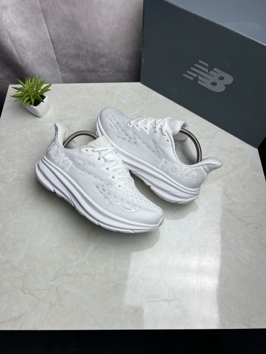 Кросівки Hoka Clifton 9 Розмір 40.5 Original Взуття