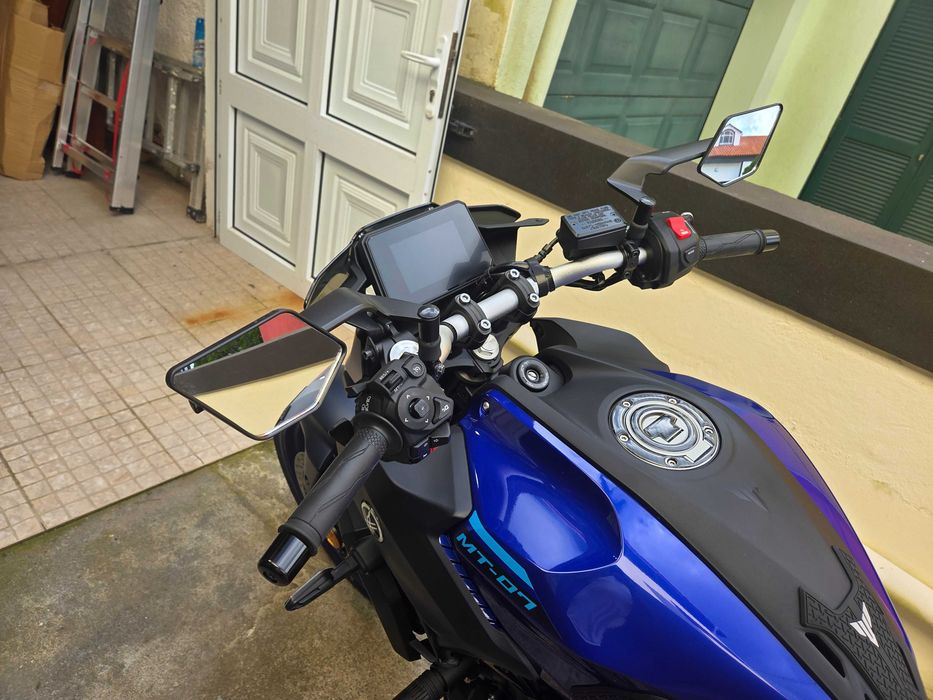 Yamaha MT-07 Y-AMT (Aut.) 10/2025 – Full Extras Originais + 2 Capacetes SHOEI – São Miguel