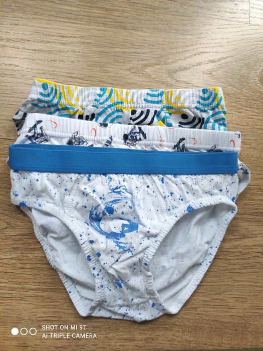 T-shirt, spodenki C&A r.134+ majteczki gratis
