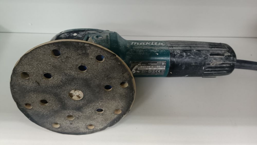 Шліфмашина вібраційна ексцентрикова Makita BO6050