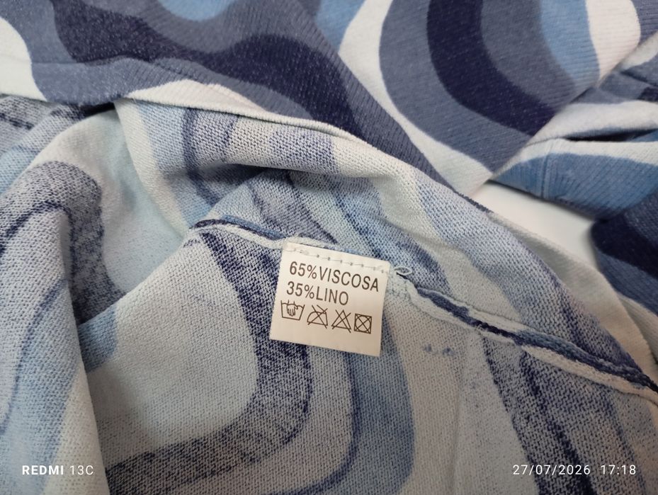 T-shirt com padrões ondulados