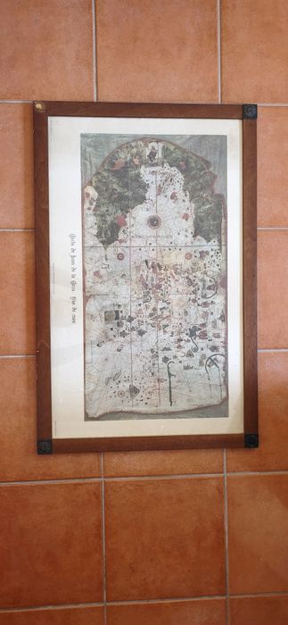 Quadro com gravura da Carta de Juan de lá Coza. Ano 1500