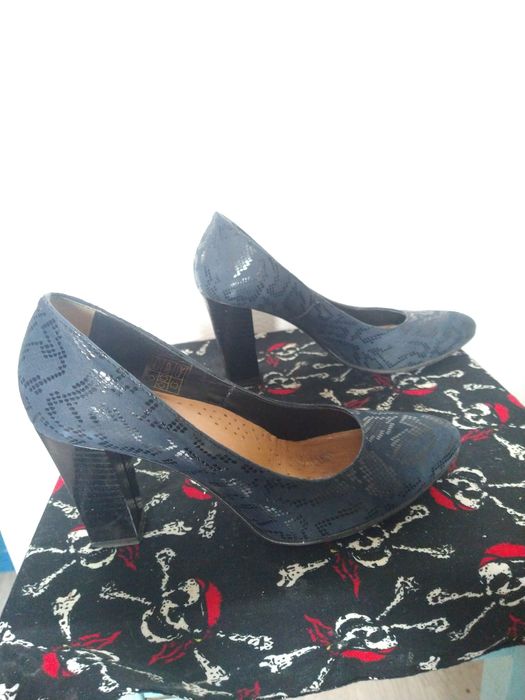 niebieskie eleganckie buty damskie na koturnie 39