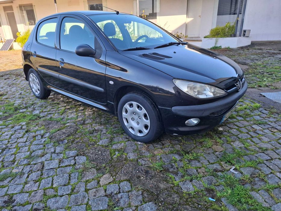 Peugeot 206 1.1 Gasolina ( 5 Portas ) Versão Loock Apenas 136 Mil Kms