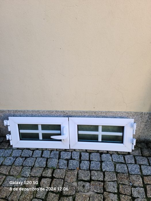 Janelas em alumínio lacado branco  com vidro duplo