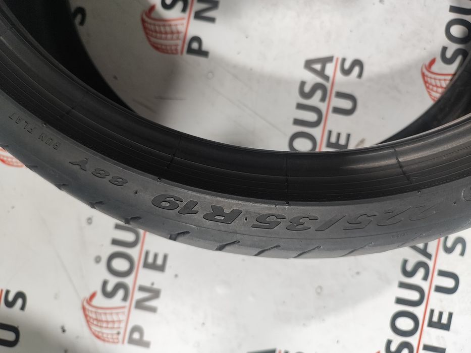 2 pneus semi novos 235-35R19 Goodyear RFT - Oferta da entrega
