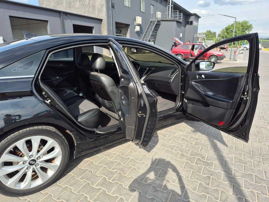 Карта дверей на Авто Hyundai Sonata 2.4 Бензин Автомат 2012 рік В наявності.