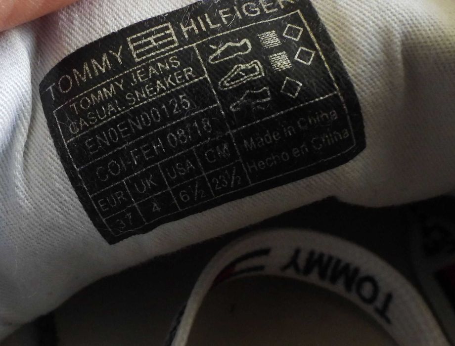 Tommy Hilfiger czarne krótkie trampki 37
