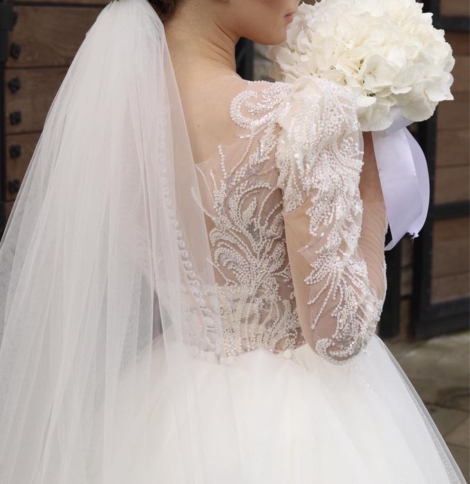 Весільна сукня