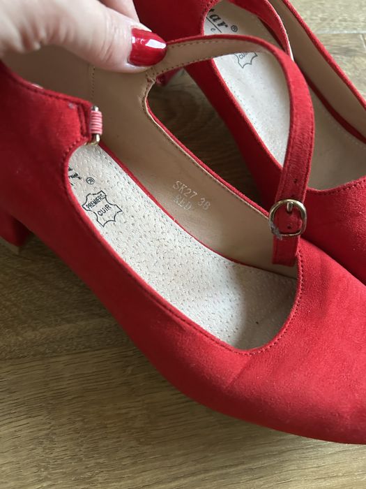Buty typu Mary Jane na lekkim obcasie rozmiar 38