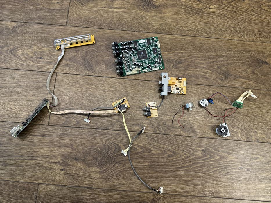 Радиодетали, платы с рабочего dvd плеера с микрофоном