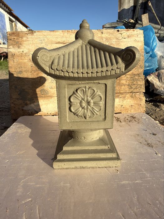 Pináculo clássico em cimento (novo)