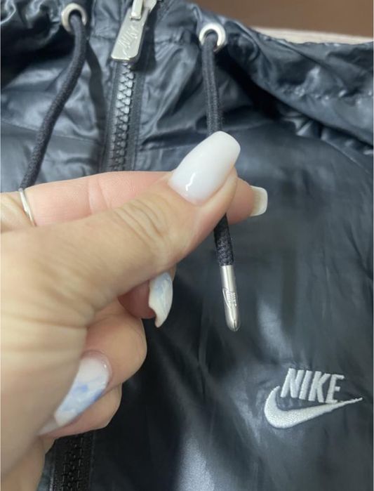 Курточка -вітрівка чорна nike windrunner