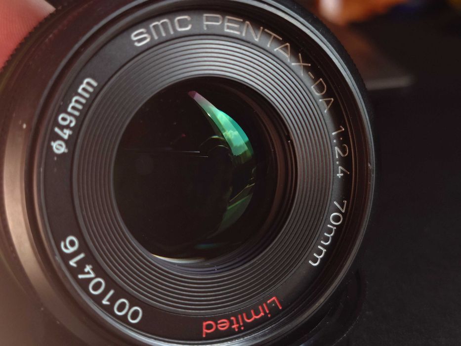 Pentax-DA 70mm F2.4 Limited / MH-RD 49mm
