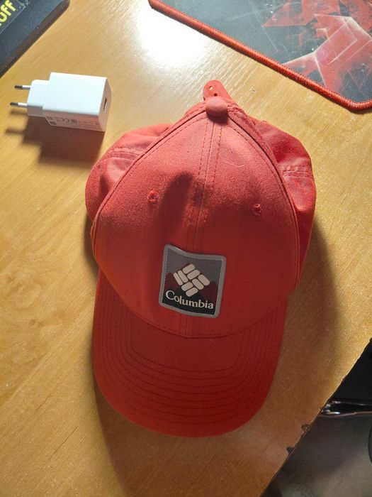 Кепка Columbia...