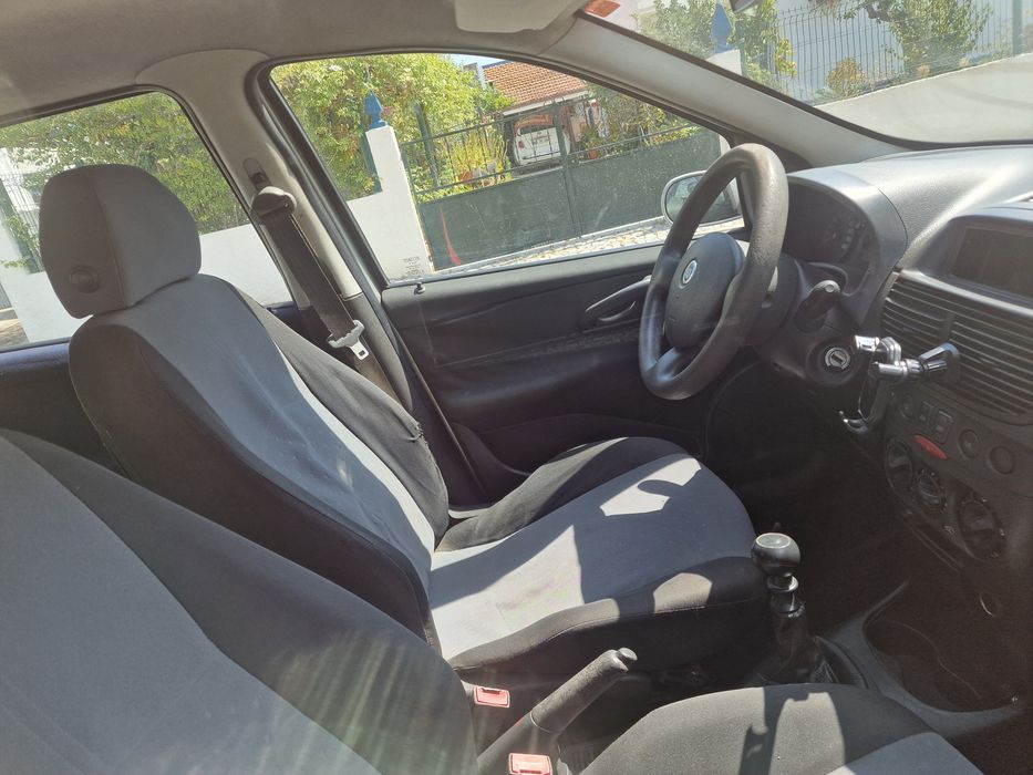 Fiat PUNTO 2005 modelo a gasolina